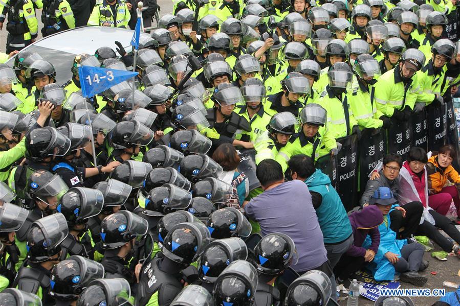 XINHUA-PICTURES OF THE YEAR 2017-WORLD