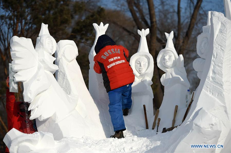 CHINA-HARBIN-SNOW SCULPTURE (CN)