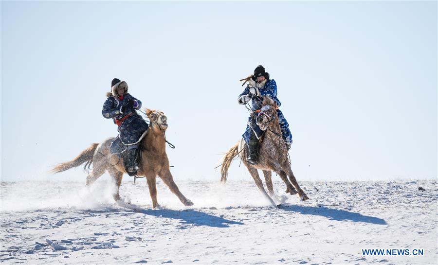 CHINA-INNER MONGOLIA-SNOWFIELD HORSE TAMING (CN)