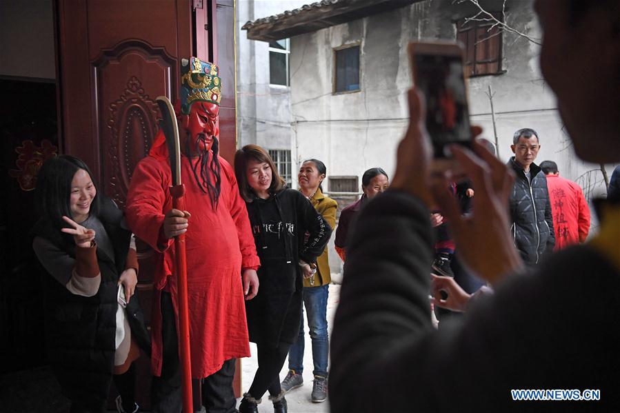 (FESTIVECHINA)CHINA-JIANGXI-NANFENG TOWN-NUO OPERA (CN)