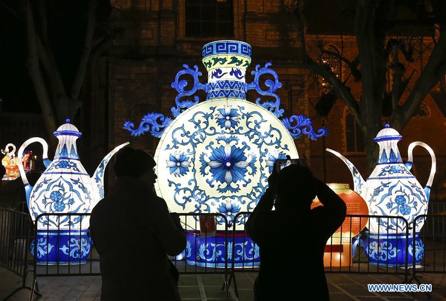 (FESTIVECHINA)CHINA-LANTERN FESTIVAL-LANTERNS(CN)