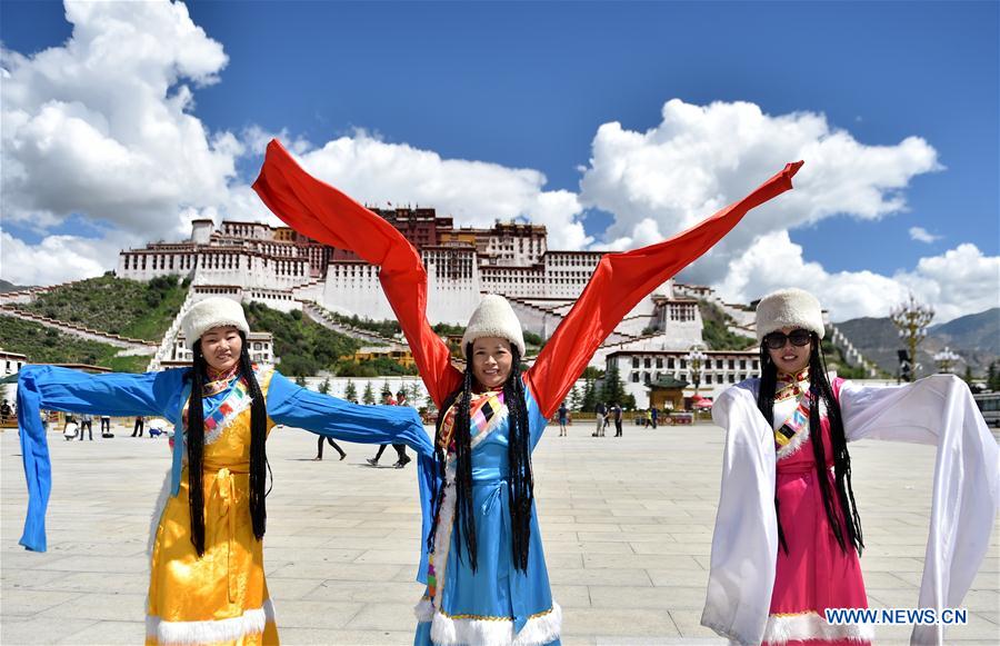 CHINA-LHASA-TOURISM-SEASON (CN)