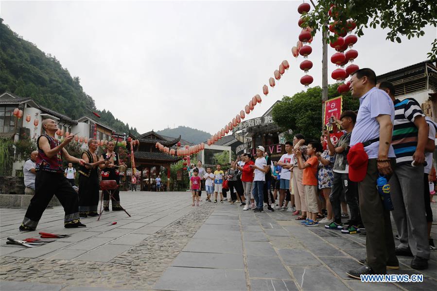 #CHINA-ZHANGJIAJIE-SANBANGGU-CULTURE (CN)