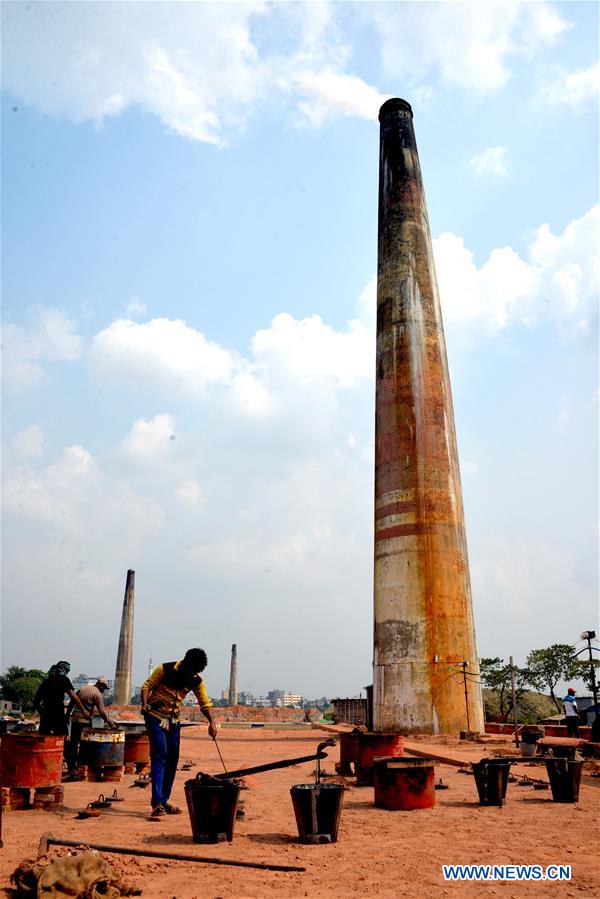 BANGLADESH-DHAKA-BRICKFIELD-LABOURERS