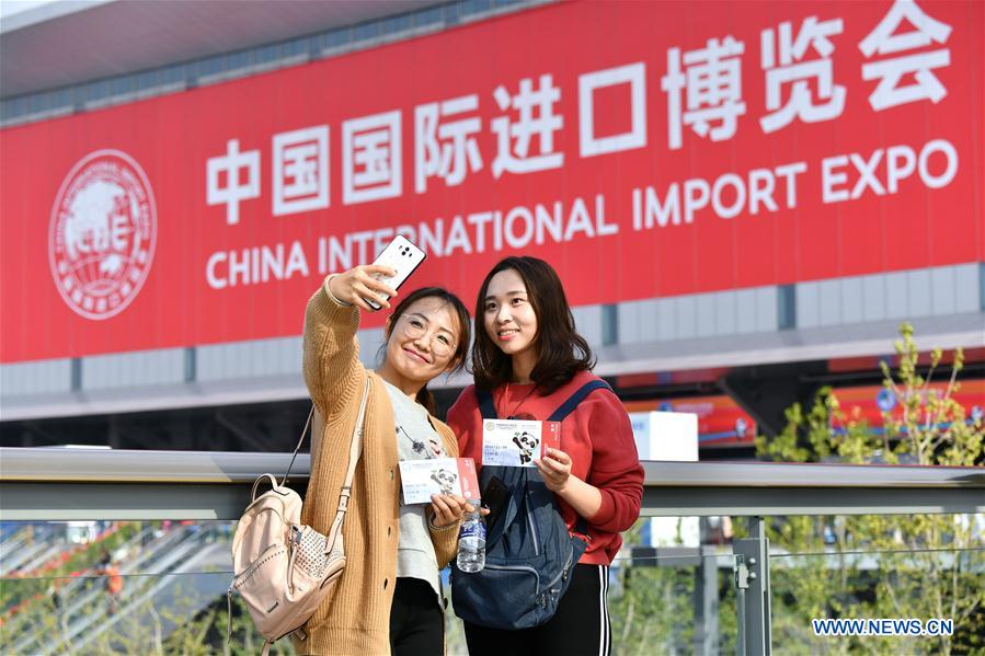 (IMPORT EXPO)CHINA-SHANGHAI-CIIE-GROUP VISITORS (CN)