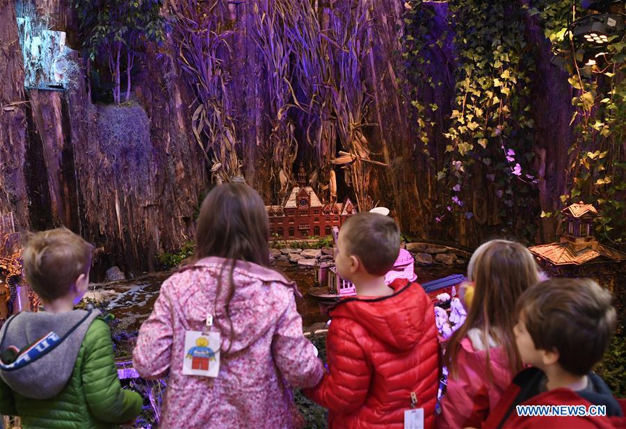 U.S.-WASHINGTON-USBG-HOLIDAY EXHIBIT-ICONIC TRAIN STATIONS