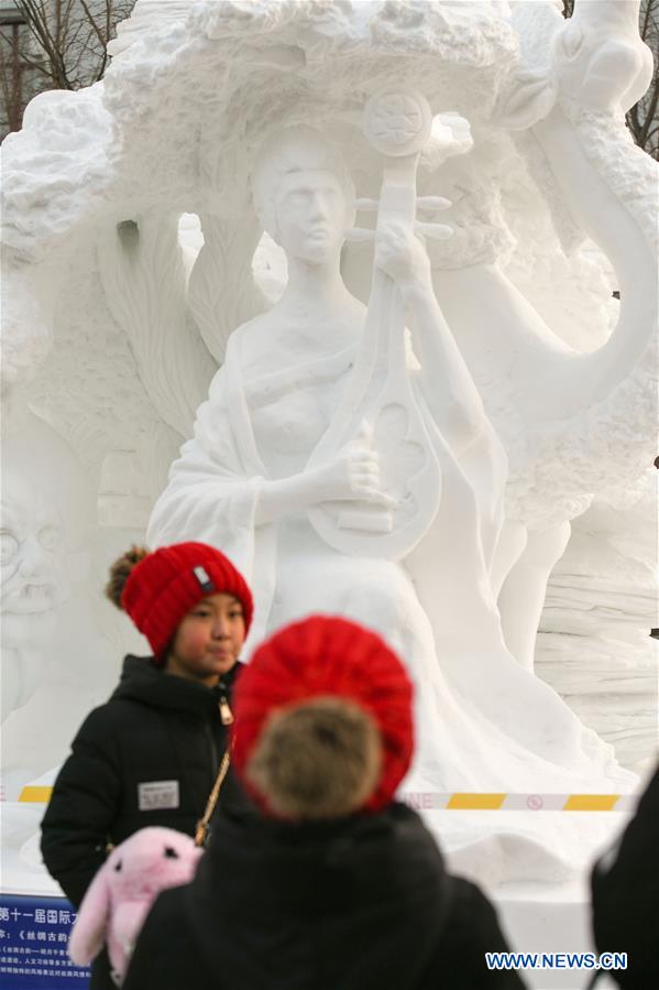 CHINA-HEILONGJIANG-HARBIN-COLLEGE STUDENT-SNOW SCULPTURE COMPETITION (CN)