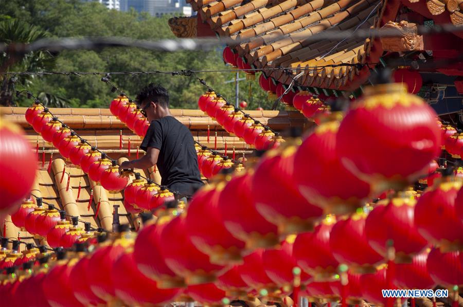 MALAYSIA-KUALA LUMPUR-LANTERN FESTIVAL-PREPARATION