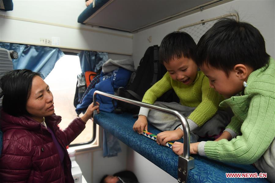 CHINA-HEFEI-SPRING FESTIVAL-TRAVEL RUSH-KIDS (CN)