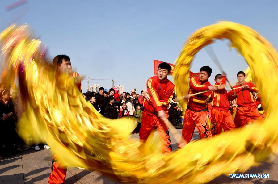 #CHINA-LANTERN FESTIVAL-DRAGON DANCE (CN)