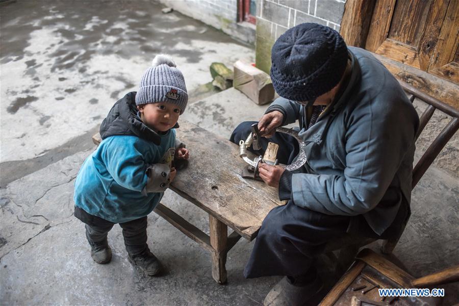 CHINA-HUNAN-XIANGXI-SILVER MAKING (CN)