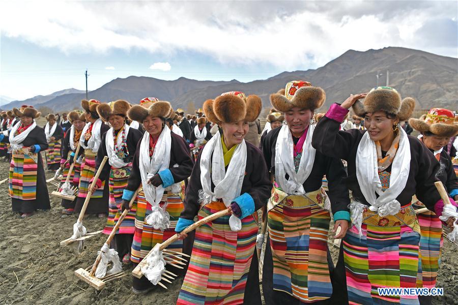 XINHUA PHOTOS OF THE DAY