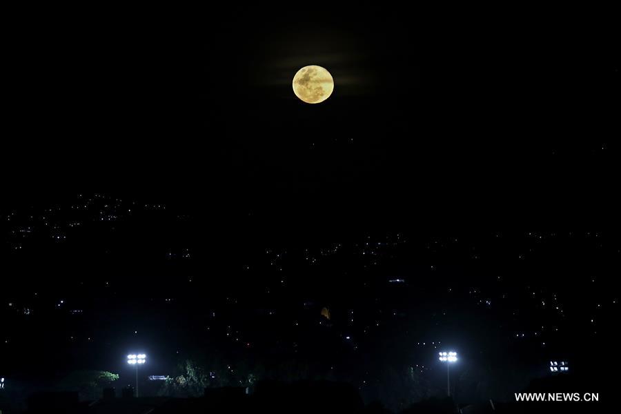 PHILIPPINES-QUEZON-FULL MOON