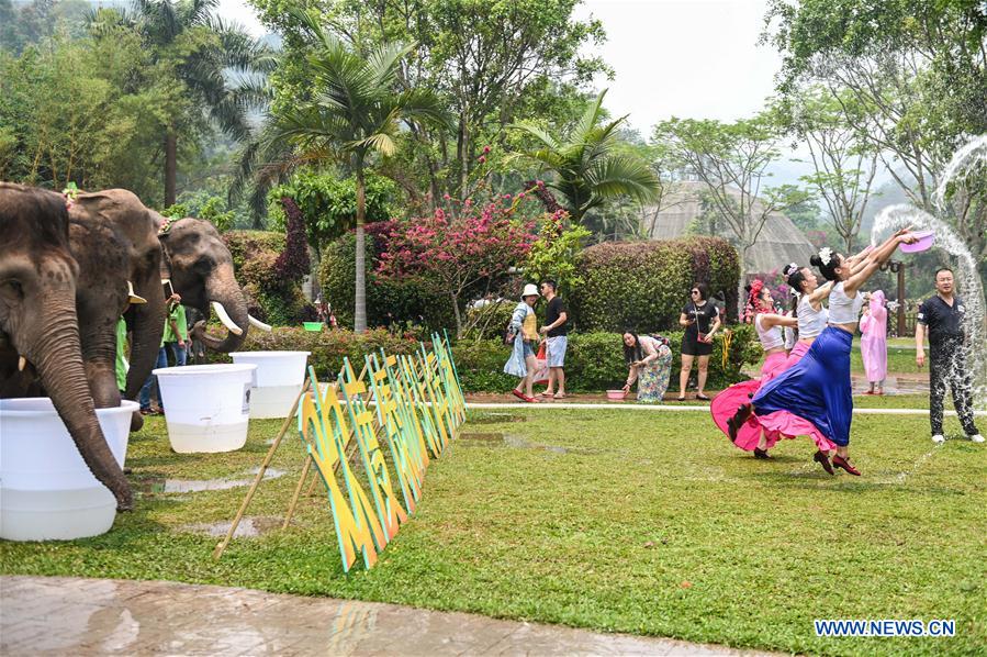 CHINA-YUNNAN-XISHUANGBANNA-WATER SPRINKLING FESTIVAL (CN)