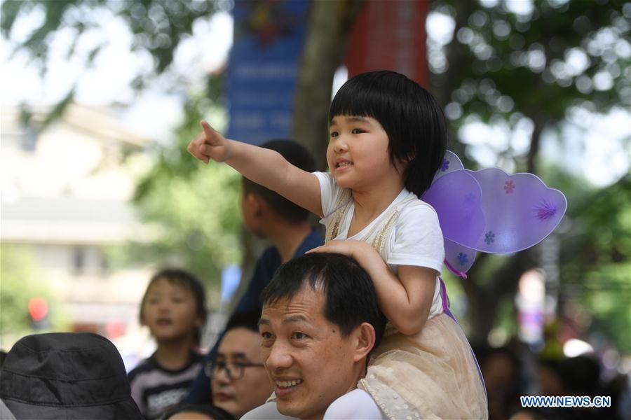 CHINA-HANGZHOU-CARTOON-PARADE (CN)