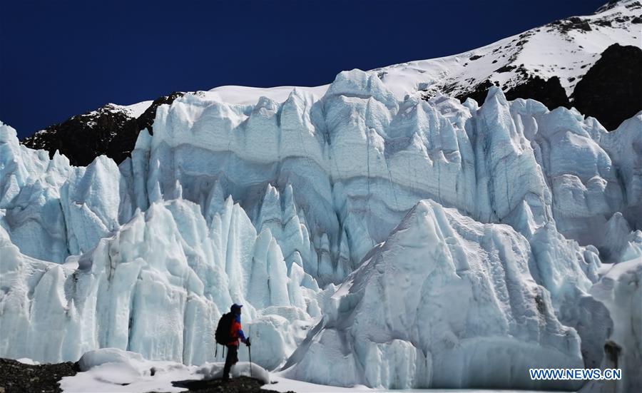 (InTibet)CHINA-TIBET-MOUNT QOMOLANGMA-BASE CAMP-LIFE (CN)