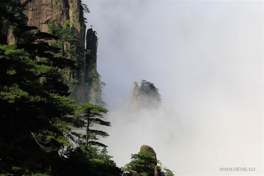 #CHINA-ANHUI-HUANGSHAN-CLOUDS-SCENERY(CN)