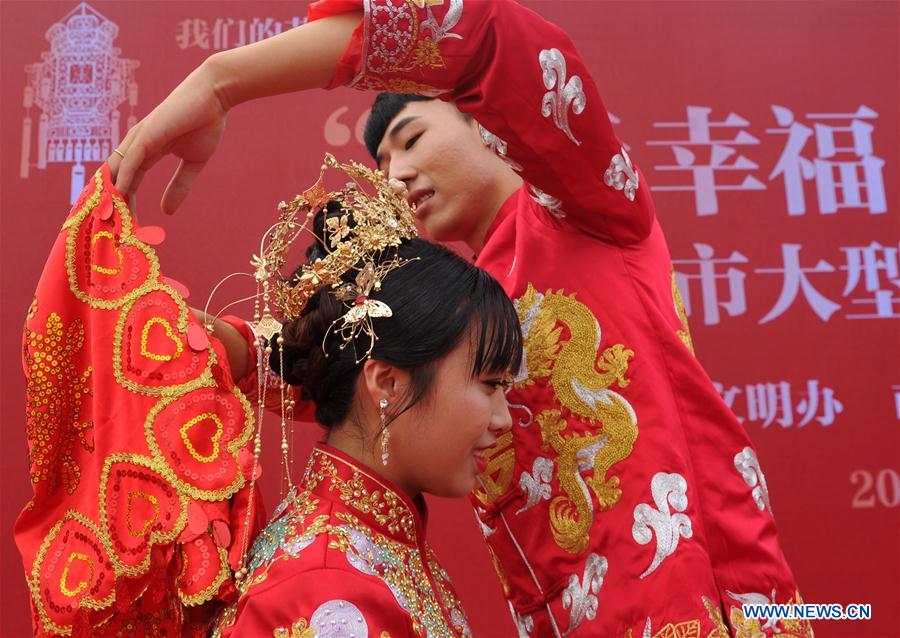 CHINA-HEBEI-HUANGHUA-GROUP WEDDING (CN)