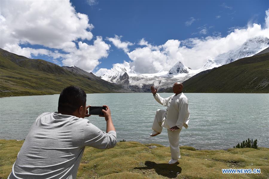 CHINA-TIBET-SNOW MOUNTAIN (CN)