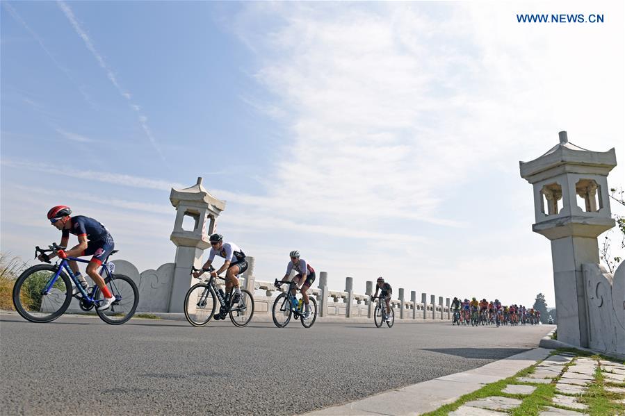 (SP)CHINA-WUHAN-7TH MILITARY WORLD GAMES-CYCLING ROAD