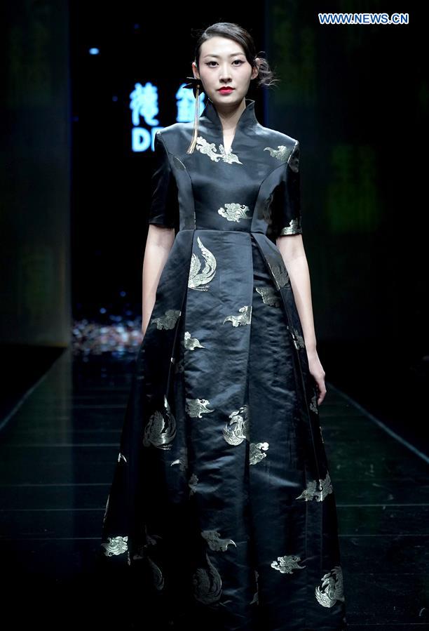 CHINA-BEIJING-FASHION WEEK (CN)