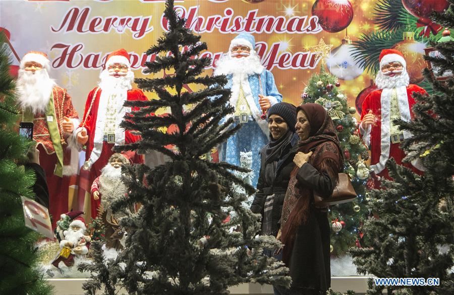 IRAN-TEHRAN-CHRISTMAS-PREPARATION