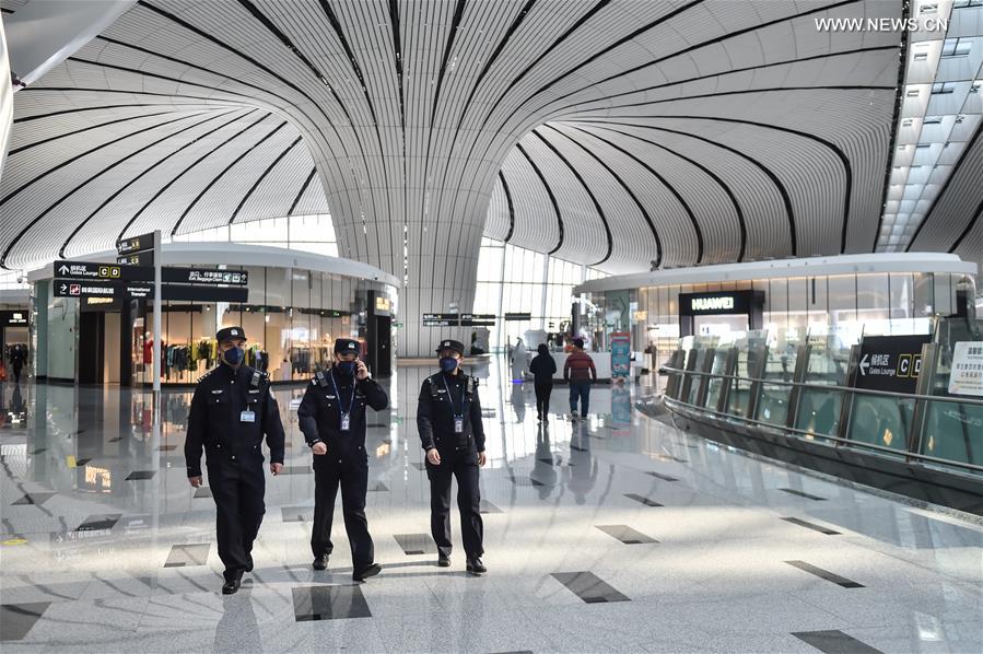 CHINA-BEIJING-BATTLE AGAINST VIRUS-POLICEMAN (CN)