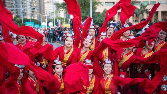 Parade held to celebrate 20th anniversary of Macao's return to motherland