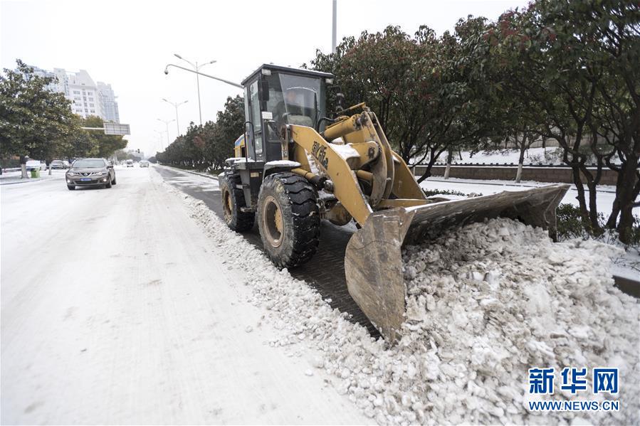 （新華全媒頭條）（9）雨雪冰凍中，他們奮力前行——基層黨員干群抗擊冰雪災害紀實