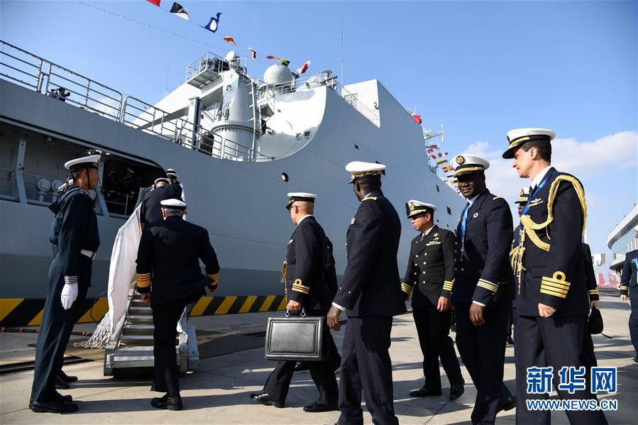 （人民海軍70年）（1）海軍代表團登中國艦船參觀