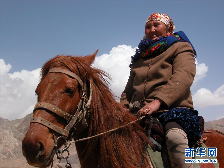 （壯麗70年·奮斗新時(shí)代——共和國(guó)榮光·圖文互動(dòng)）（3）中國(guó)，一生的守護(hù)——記“人民楷模”國(guó)家榮譽(yù)稱號(hào)獲得者布茹瑪汗·毛勒朵