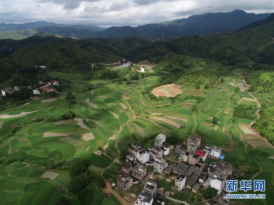 （在習(xí)近平新時(shí)代中國特色社會(huì)主義思想指引下——新時(shí)代新作為新篇章·習(xí)近平總書記關(guān)切事·圖文互動(dòng)）（4）新生活、新盼頭——脫貧攻堅(jiān)新形勢速覽