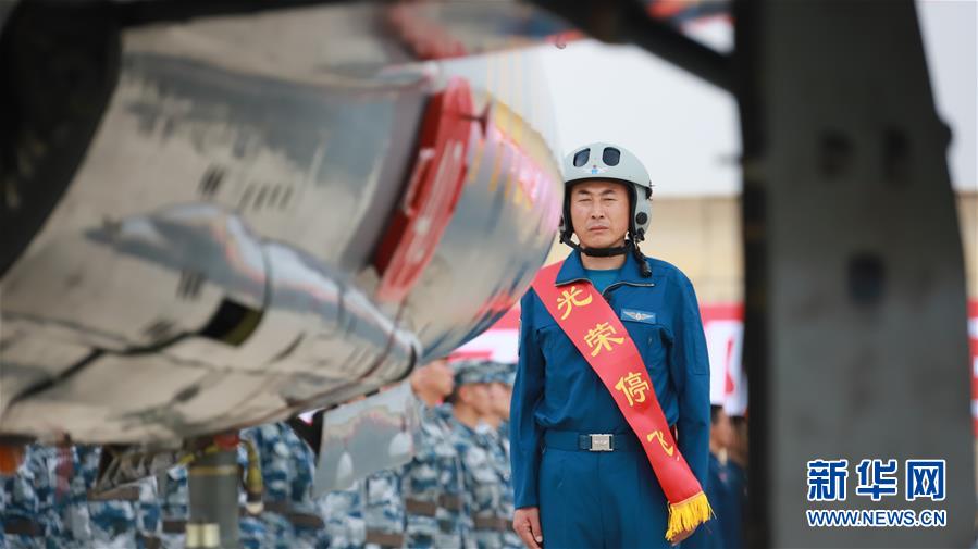 （圖文互動）（7）5290小時！中國空軍殲擊機飛行紀錄保持者光榮停飛