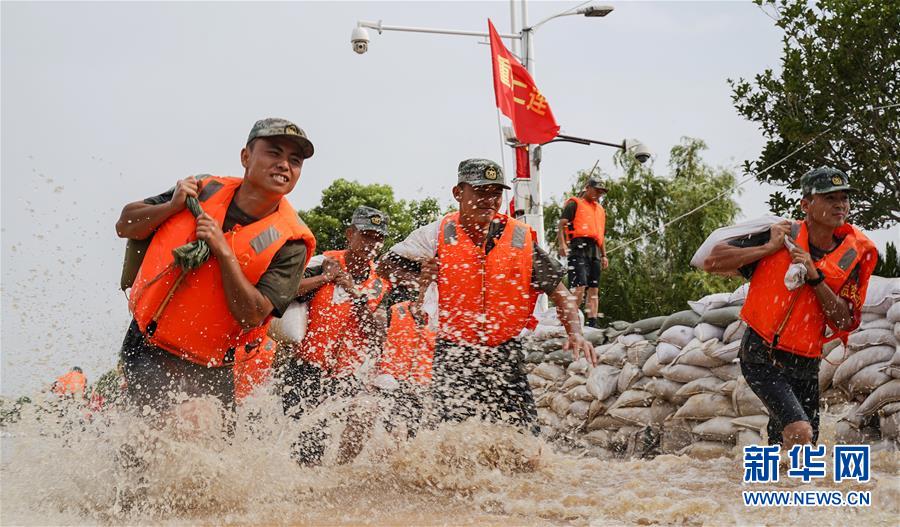 （防汛抗洪·一線人物·圖文互動(dòng)）（2）集智戰(zhàn)洪魔——陸軍某舟橋旅重舟一營抗洪記事