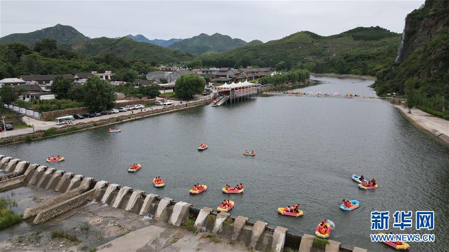 （新華全媒頭條·走向我們的小康生活·圖文互動）（3）長城腳下，小康村串成“珍珠鏈”