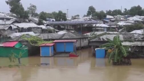 天災(zāi)！暴雨傾盆 孟加拉國(guó)難民村30萬(wàn)人被困