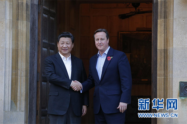 10月22日，國家主席習(xí)近平在契克斯首相鄉(xiāng)間別墅同英國首相卡梅倫再次會晤。新華社記者 鞠鵬 攝