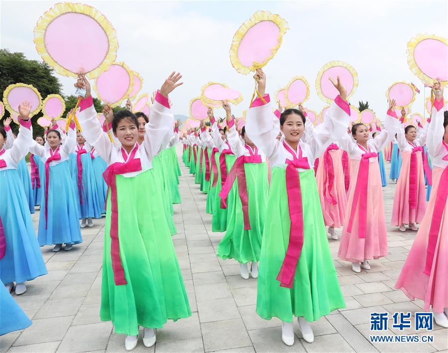 （XHDW）（3）朝鮮民眾熱烈歡迎習(xí)近平